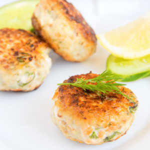 What to Serve with Crab Cakes in Winter