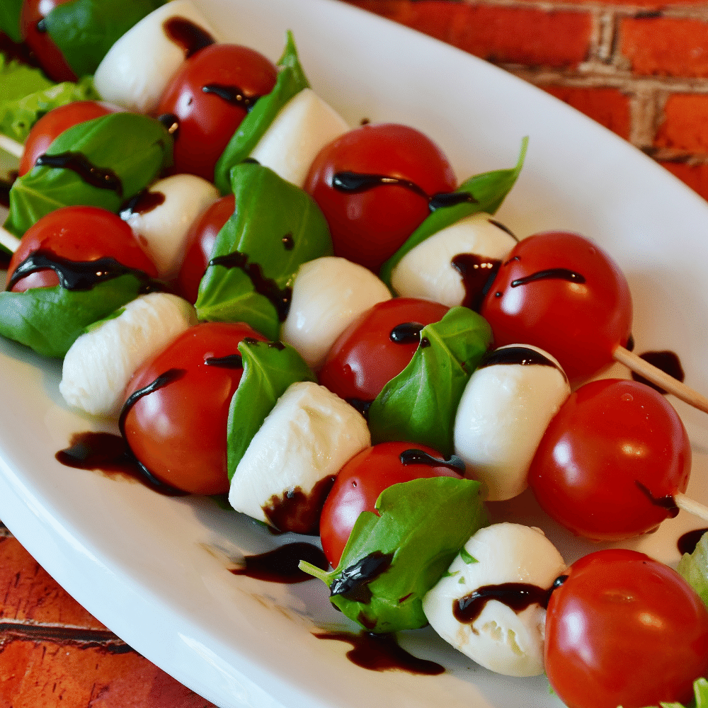 Benefits of Serving Sides Alongside Tomato Mozzarella Salad