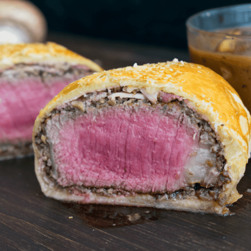 14 Best Sauces for Beef Wellington (Beef Wellington Sauce) - Happy Muncher