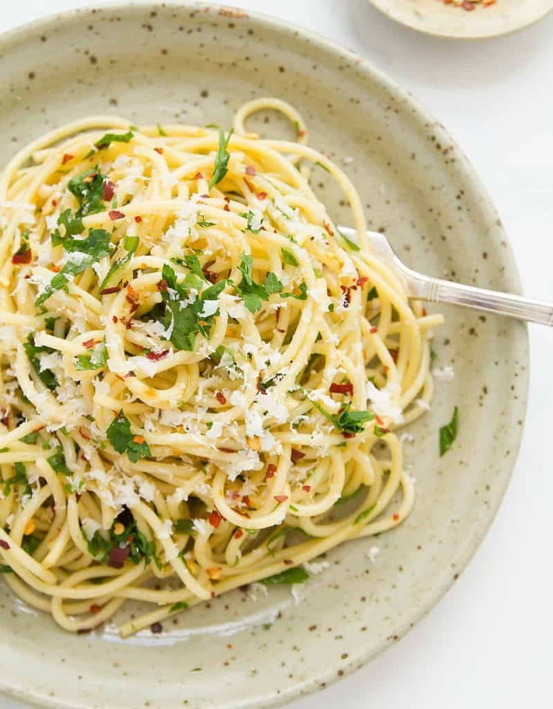 6-Ingredient Spaghetti with Garlic and Olive Oil