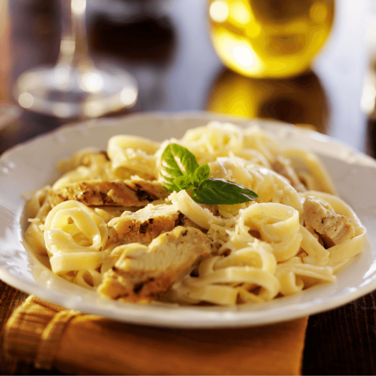 13 Seasonings & Spices that Go Well in Fettuccine Alfredo Happy Muncher