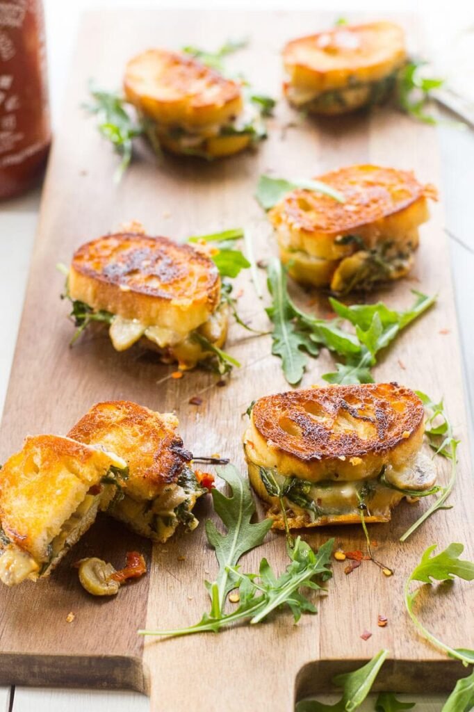 MINI GRILLED CHEESE SANDWICH APPETIZERS