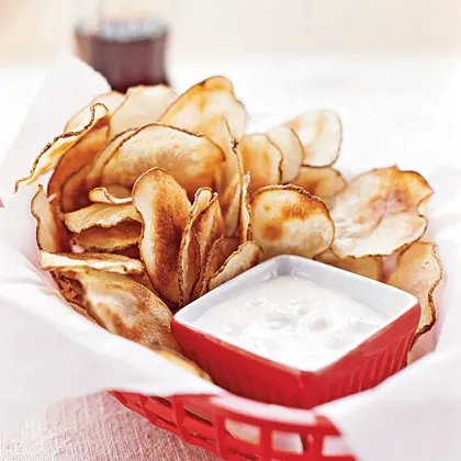 Potato Chips with Blue Cheese Dip