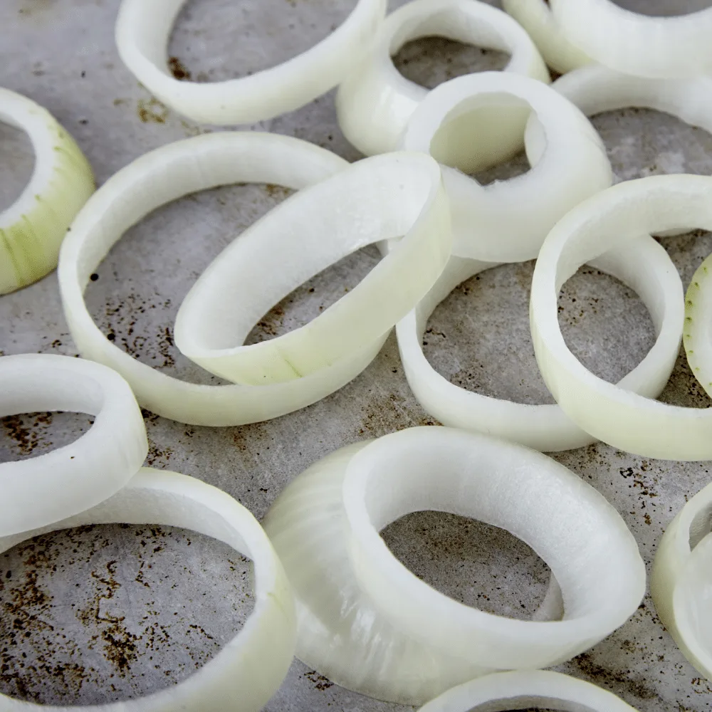 raw onion rings
