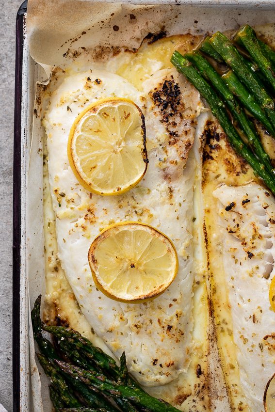 Asparagus with baked fish