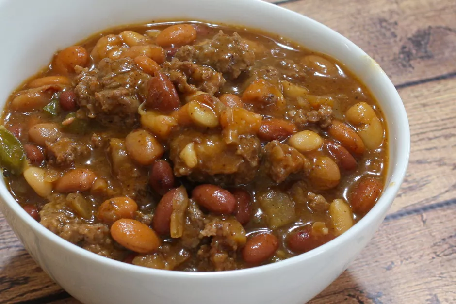 Crock Pot Baked Beans With Bacon and Ground Beef