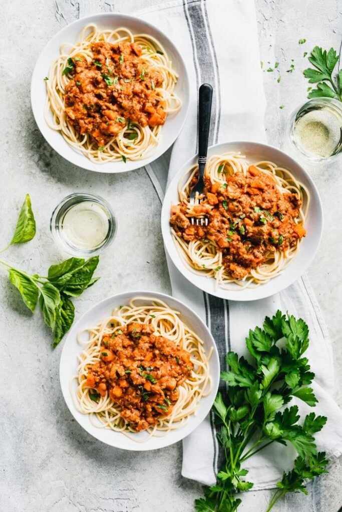 Healthy Slow Cooker Bolognese with Ground Beef