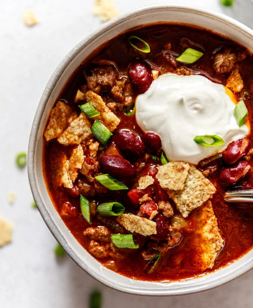 Healthy Slow Cooker Chili with Ground Beef