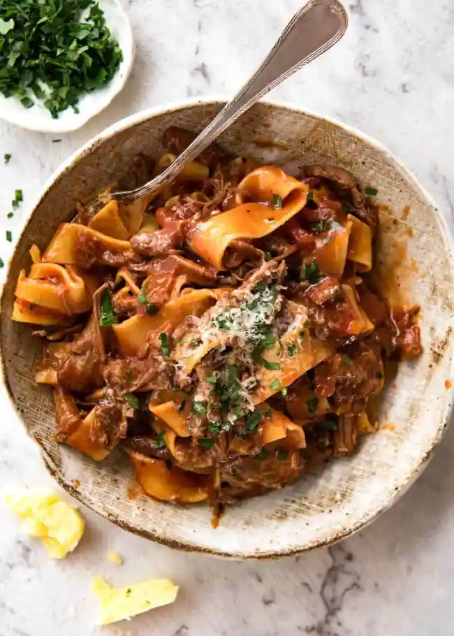 Slow Cooker Beef and Noodle Ragu