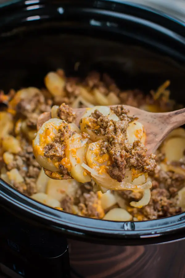 Slow-Cooker Beef and Scalloped Potatoes Casserole