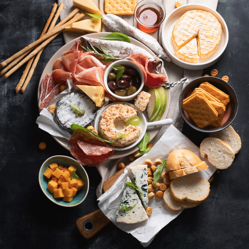 What Starter Goes with Paella? (8 Best Appetizers) Happy Muncher