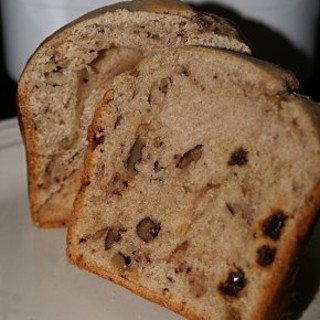Bread Machine Apple, Raisin and Nut Cake