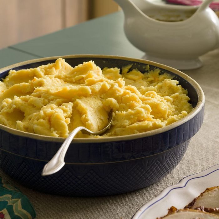 Mashed Potatoes with Cheddar