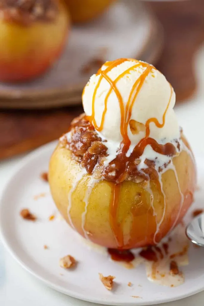 Slow Cooker Baked Apples
