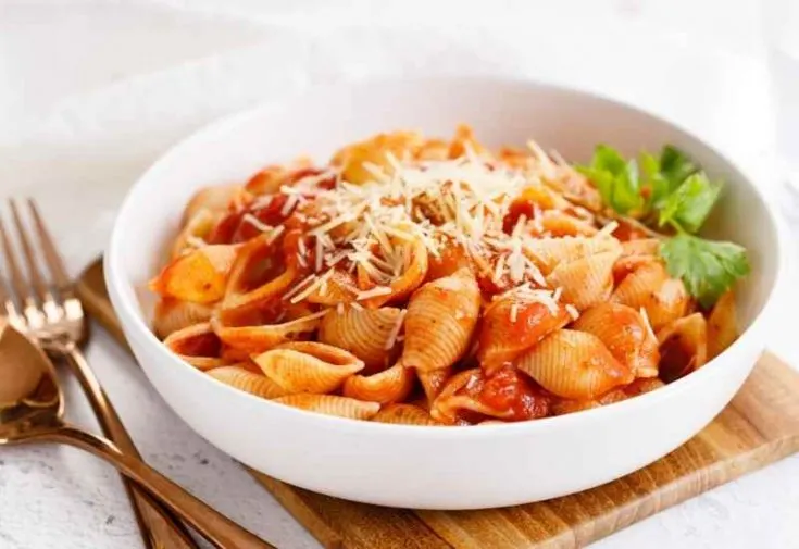Basic Italian Conchiglie Pasta in Tomato Sauce
