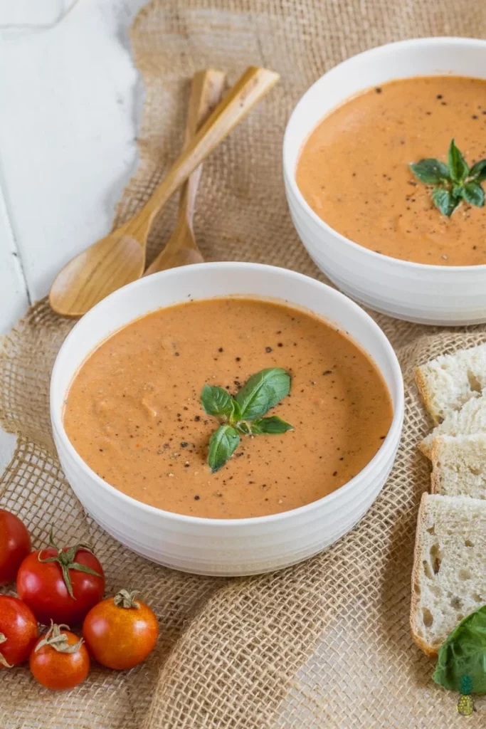Easy 6-Ingredient Tomato Soup (vegan & Oil-Free)