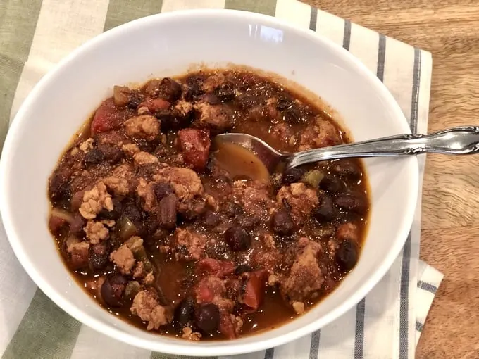 Easy Healthy Tex-Mex Ground Turkey & Bean Chili