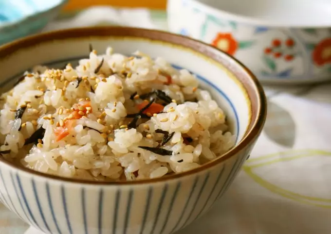 Steamed Sticky Rice with Hijiki, Umeboshi, and Chirimen Jako
