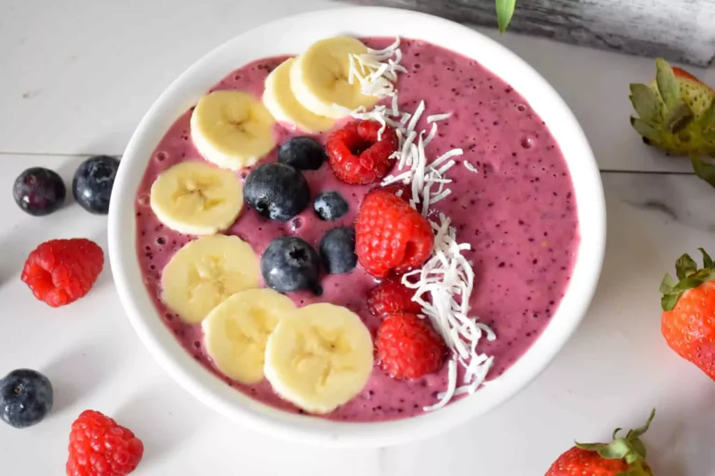 Low calorie Berry-licious Smoothie Bowl