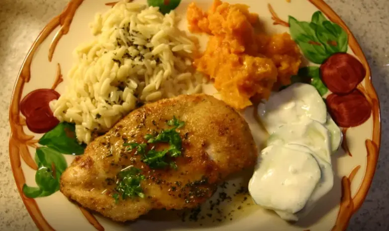 breaded chicken cutlets with lemon basil sauce