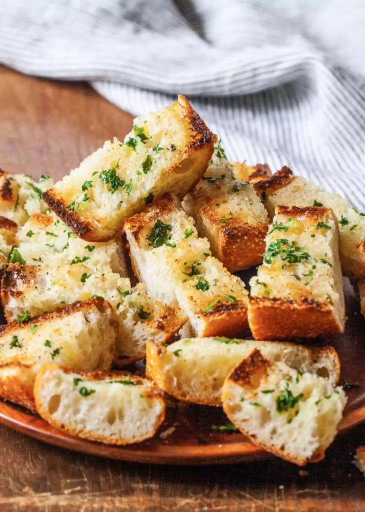 How to Microwave Garlic Bread