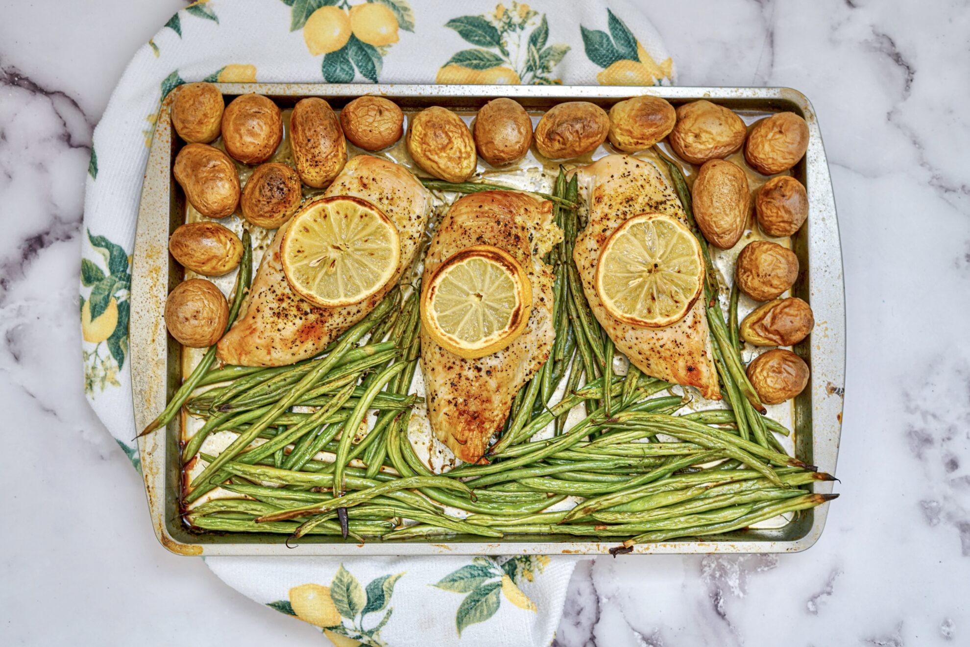 One-Pan Lemon Pepper Chicken and Green Beans Recipe