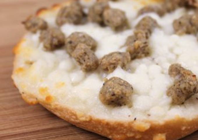 Breakfast Pizza Bagels Recipe