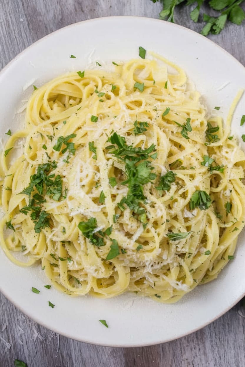 15 Minute Easy Garlic Pasta