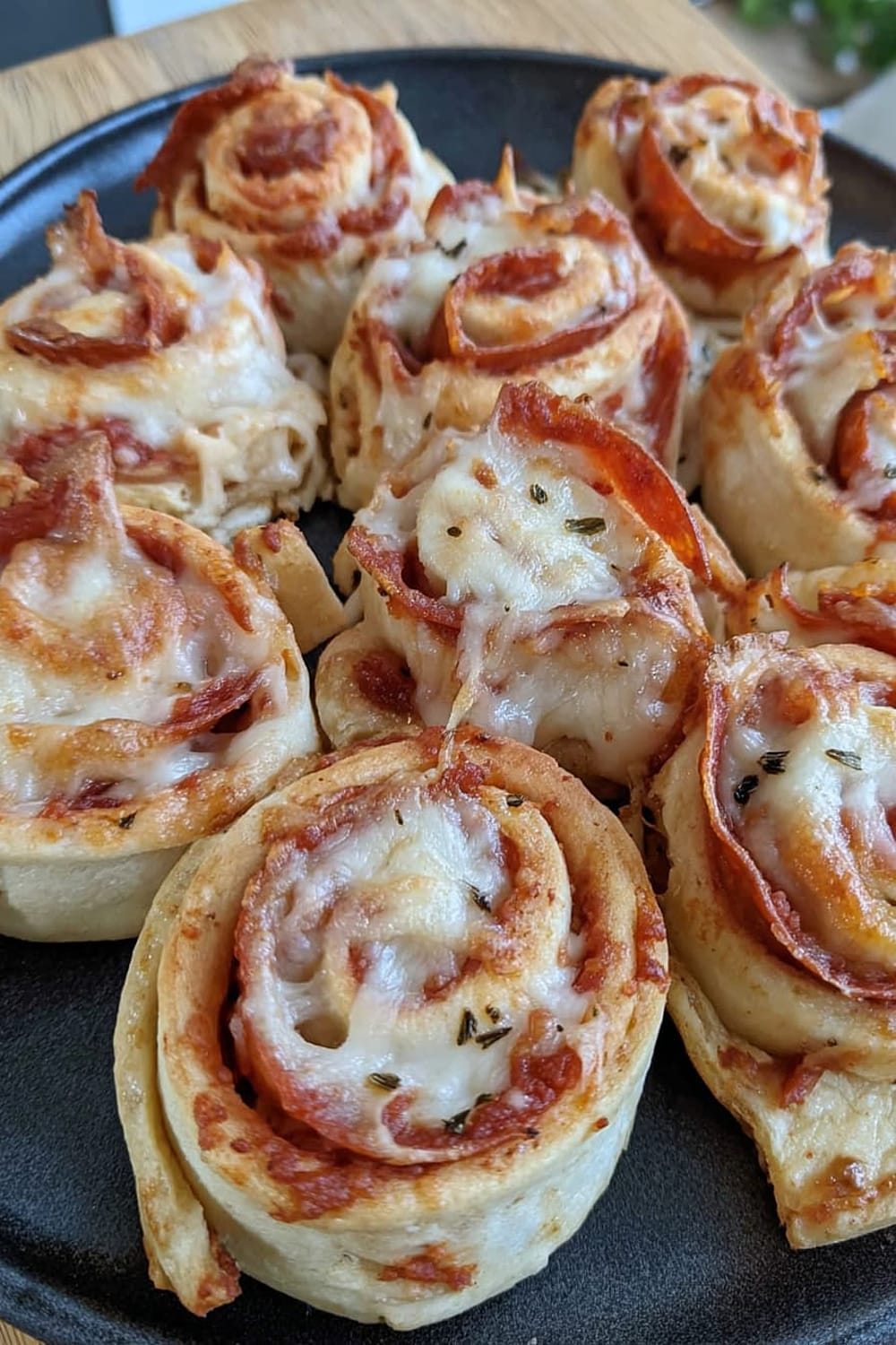 Easy Cheesy Pepperoni Pizza Pinwheels