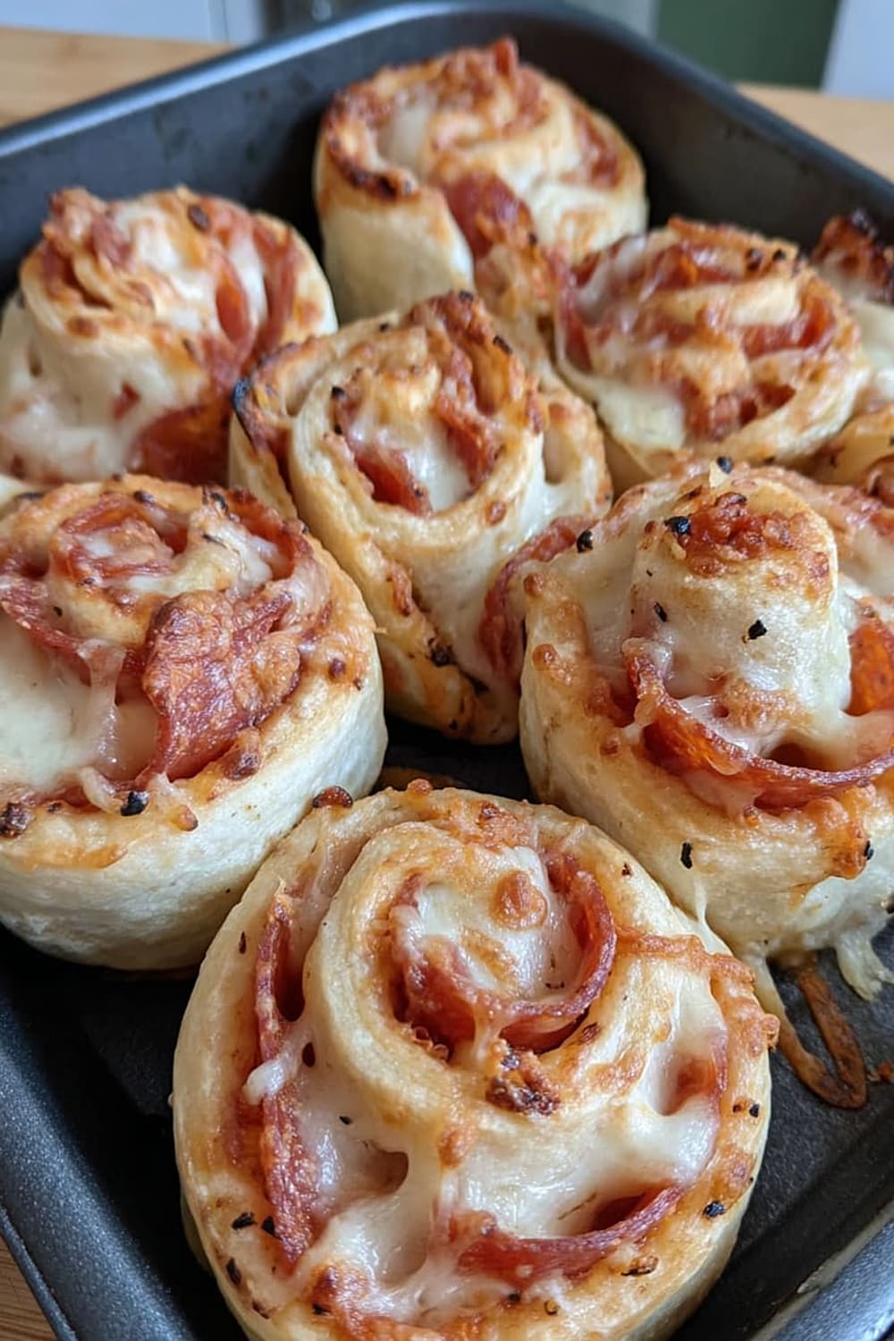 Easy Cheesy Pepperoni Pizza Pinwheels