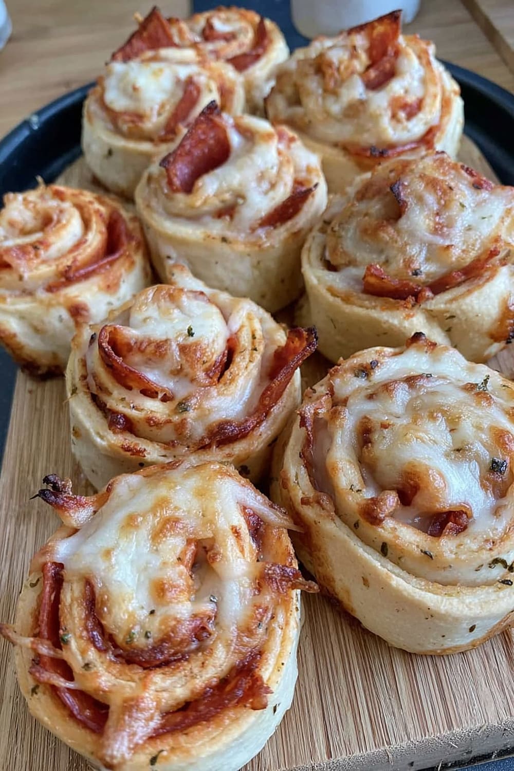 Easy Cheesy Pepperoni Pizza Pinwheels