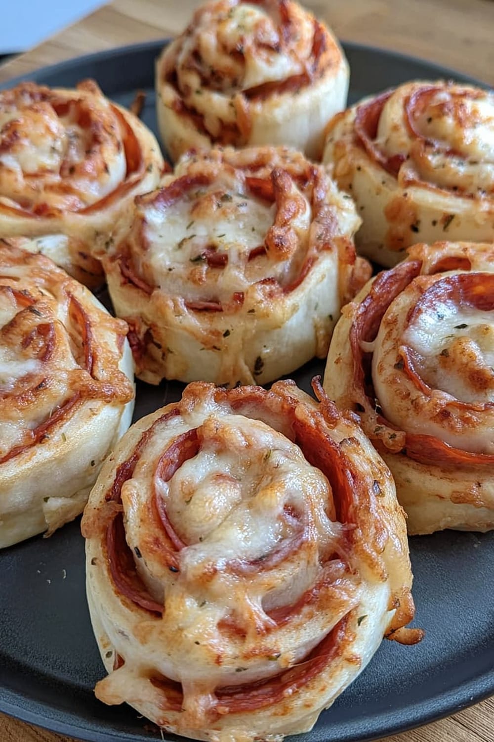 Easy Cheesy Pepperoni Pizza Pinwheels