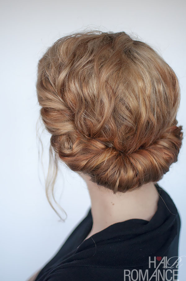 The Headband Tuck That Looks Romantic