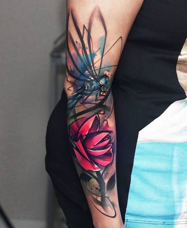 Full sleeve built around a single massive dragonfly