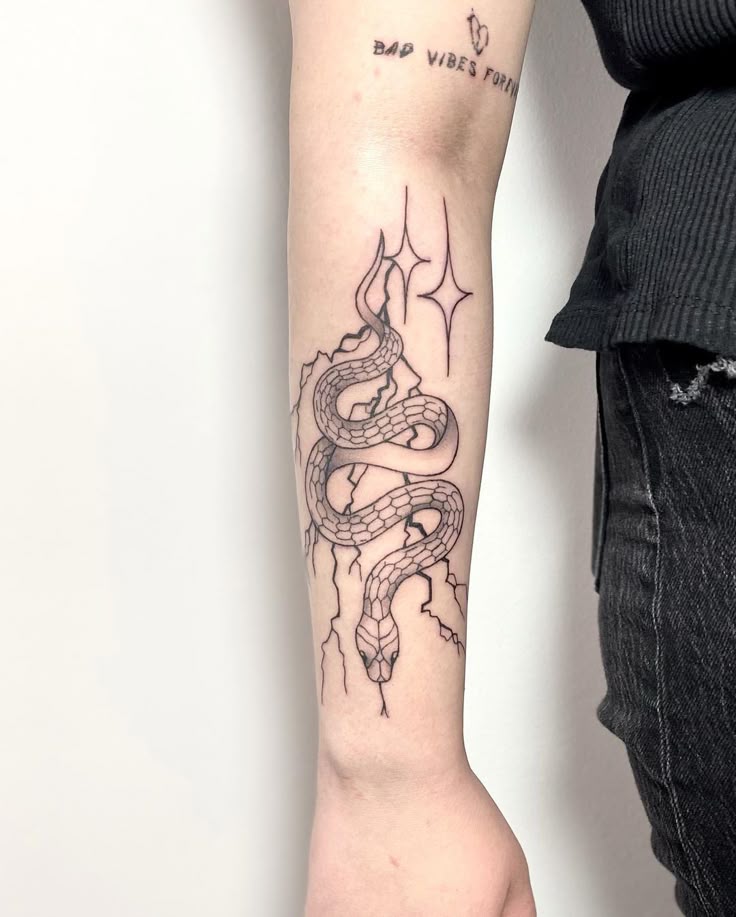 A snake and lightning bolt that screams confidence