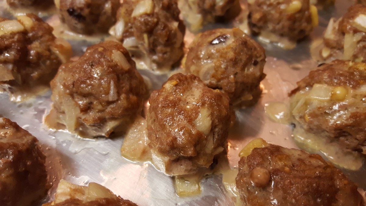 Beef Meatballs with Pine Nuts