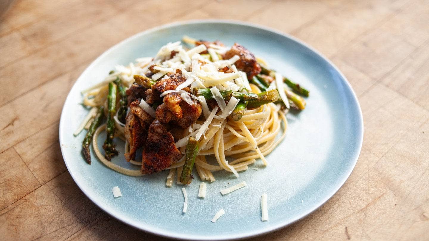 Garlic Butter Pasta With Chicken Asparagus
