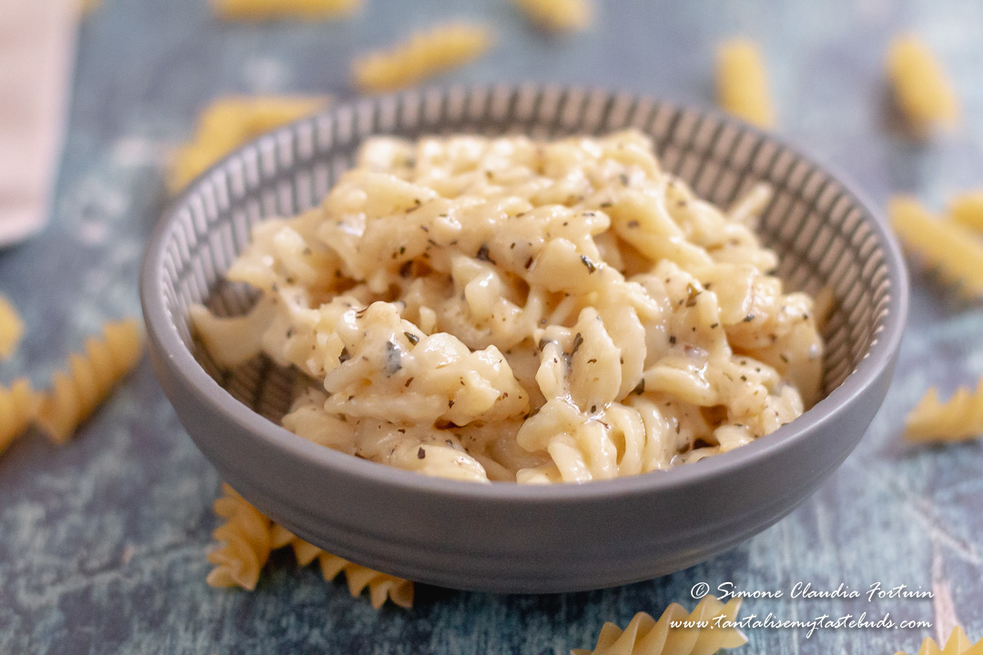 Creamy Garlic Parmesan Fusilli
