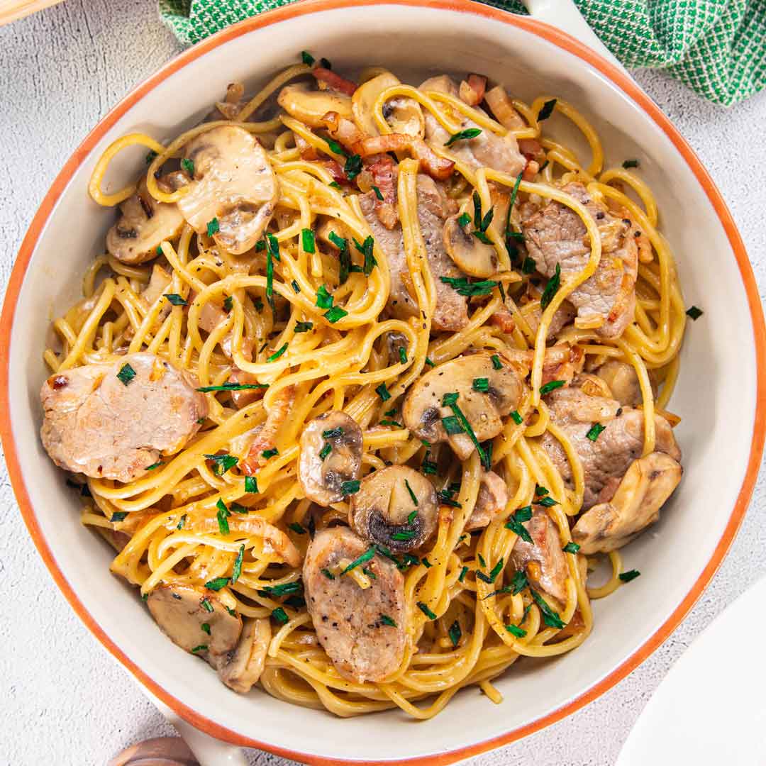 Creamy Garlic Pork Fettuccine