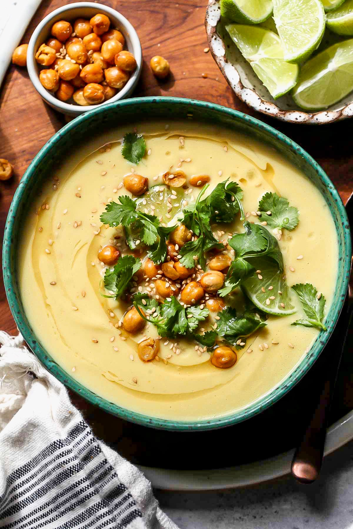 Thai Green Curry Cauliflower Soup