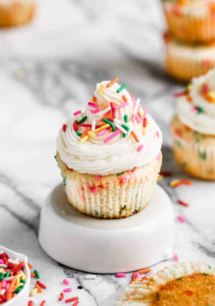 Funfetti Cupcakes with Frosting