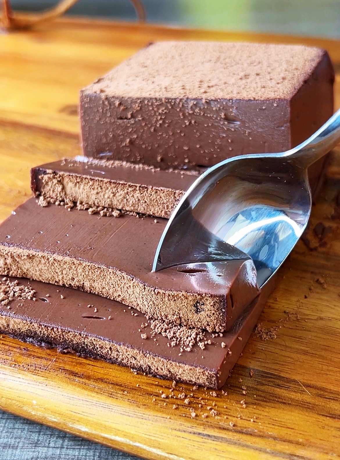 No-Bake Chocolate Mousse Cake