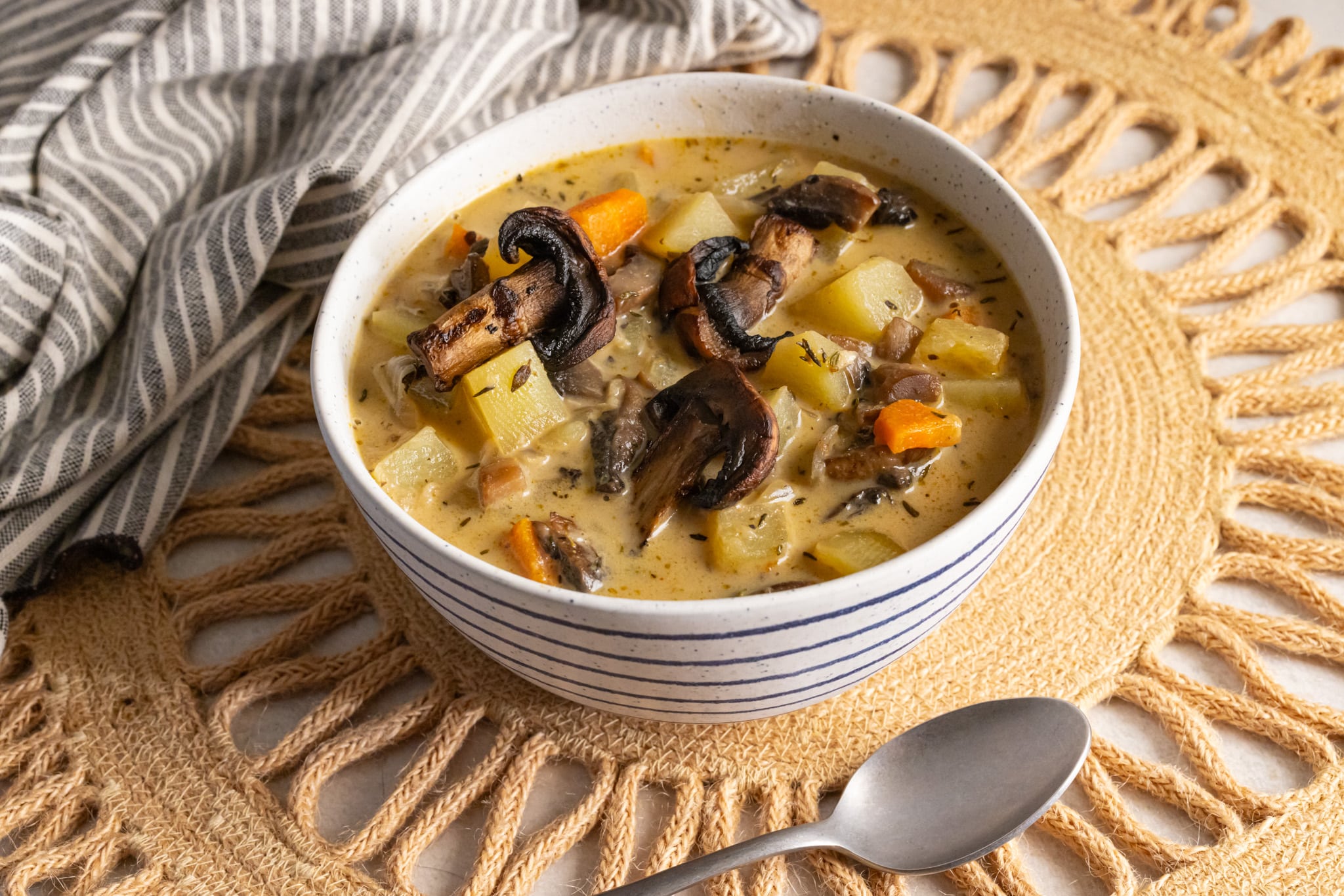 Vegetarian Potato and Mushroom Soup