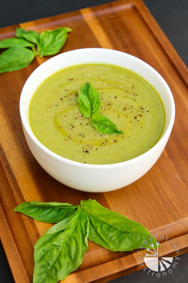 Italian Zucchini and Basil Soup