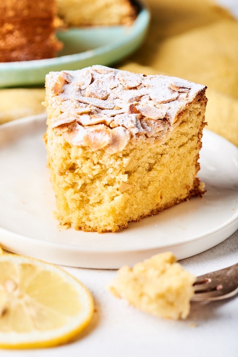 Keto Vanilla Almond Cakes