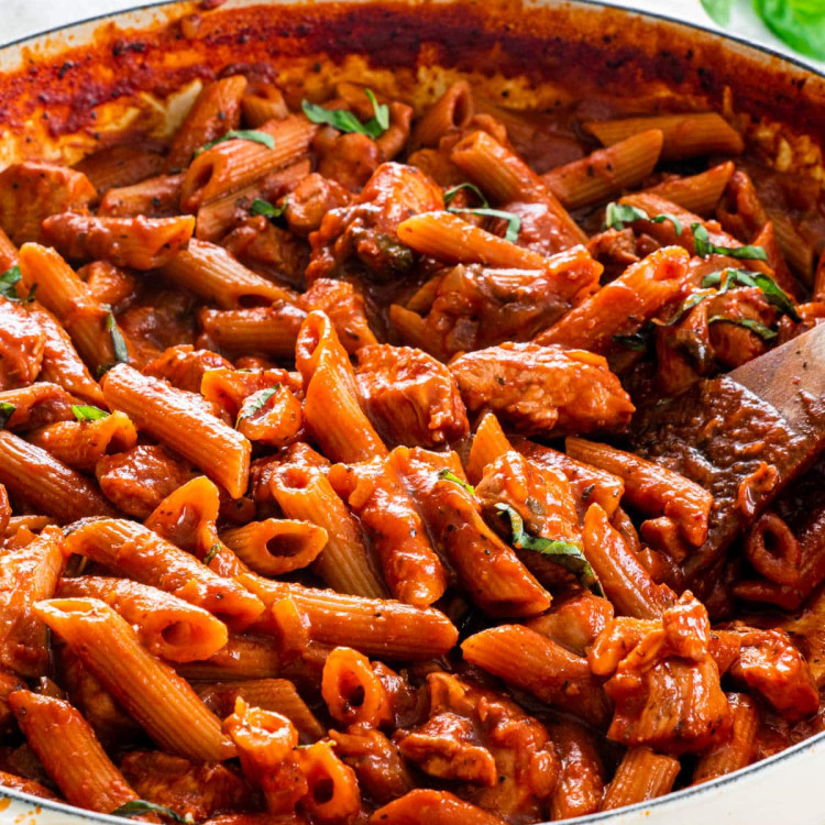 Spicy Arrabbiata Chicken Pasta
