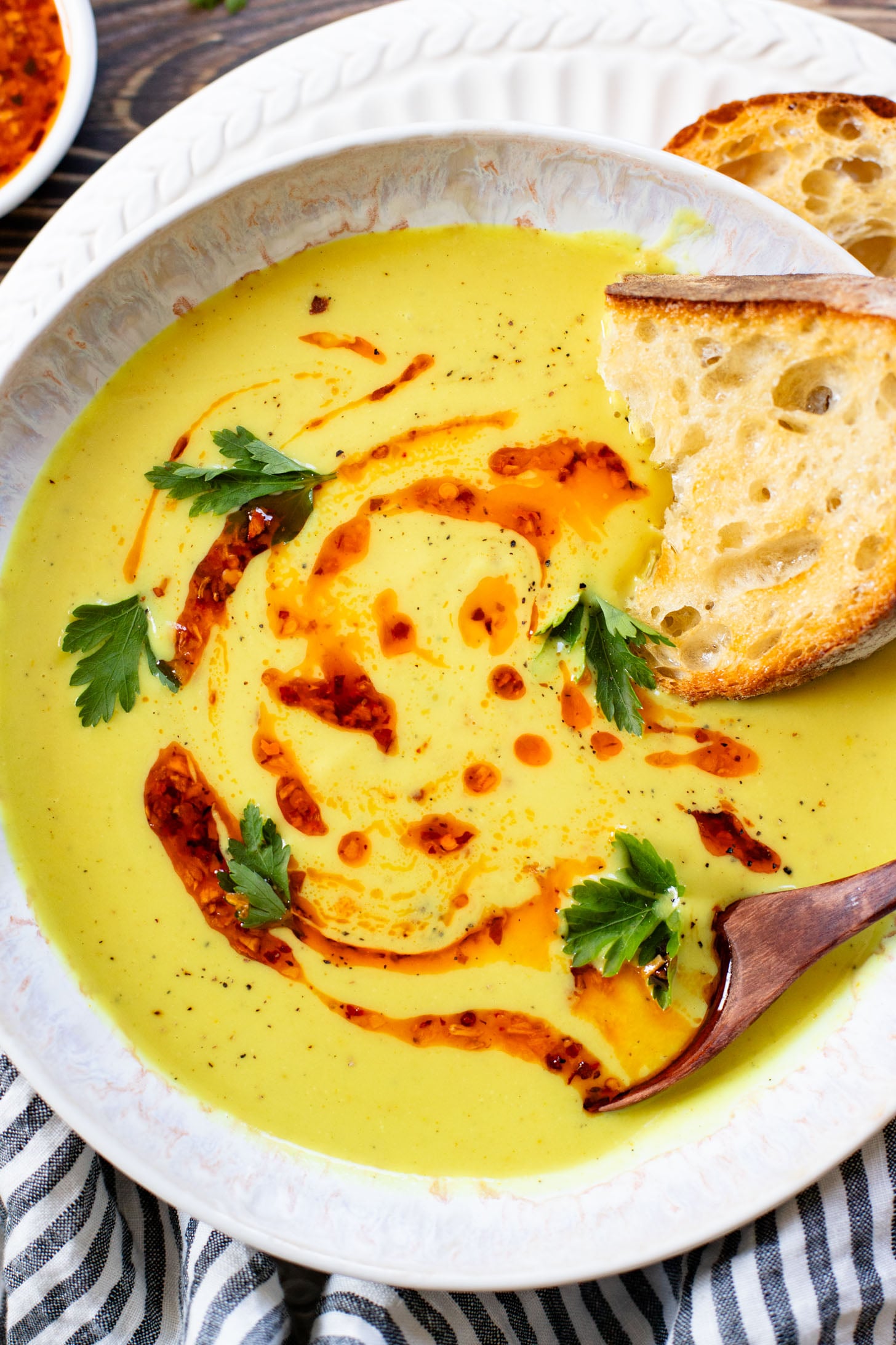 Creamy Cauliflower Curry Soup