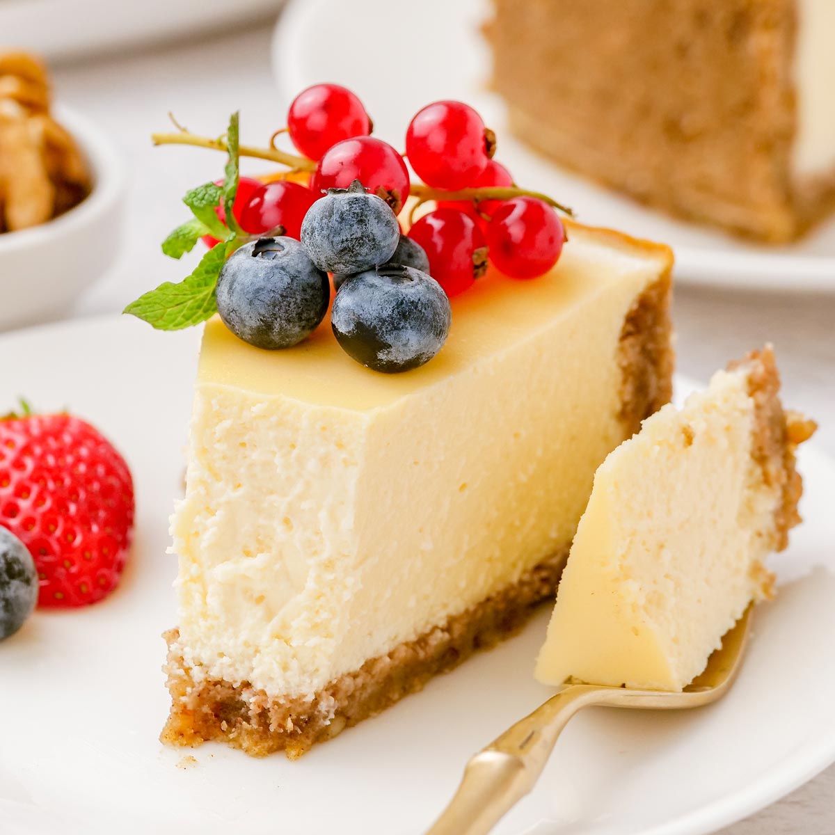 Keto Cheesecake with Crust