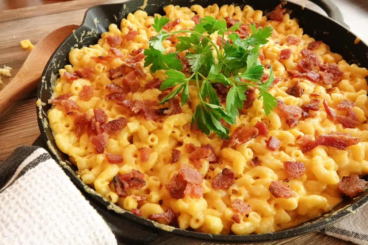 Smoky Cajun Bacon Mac and Cheese