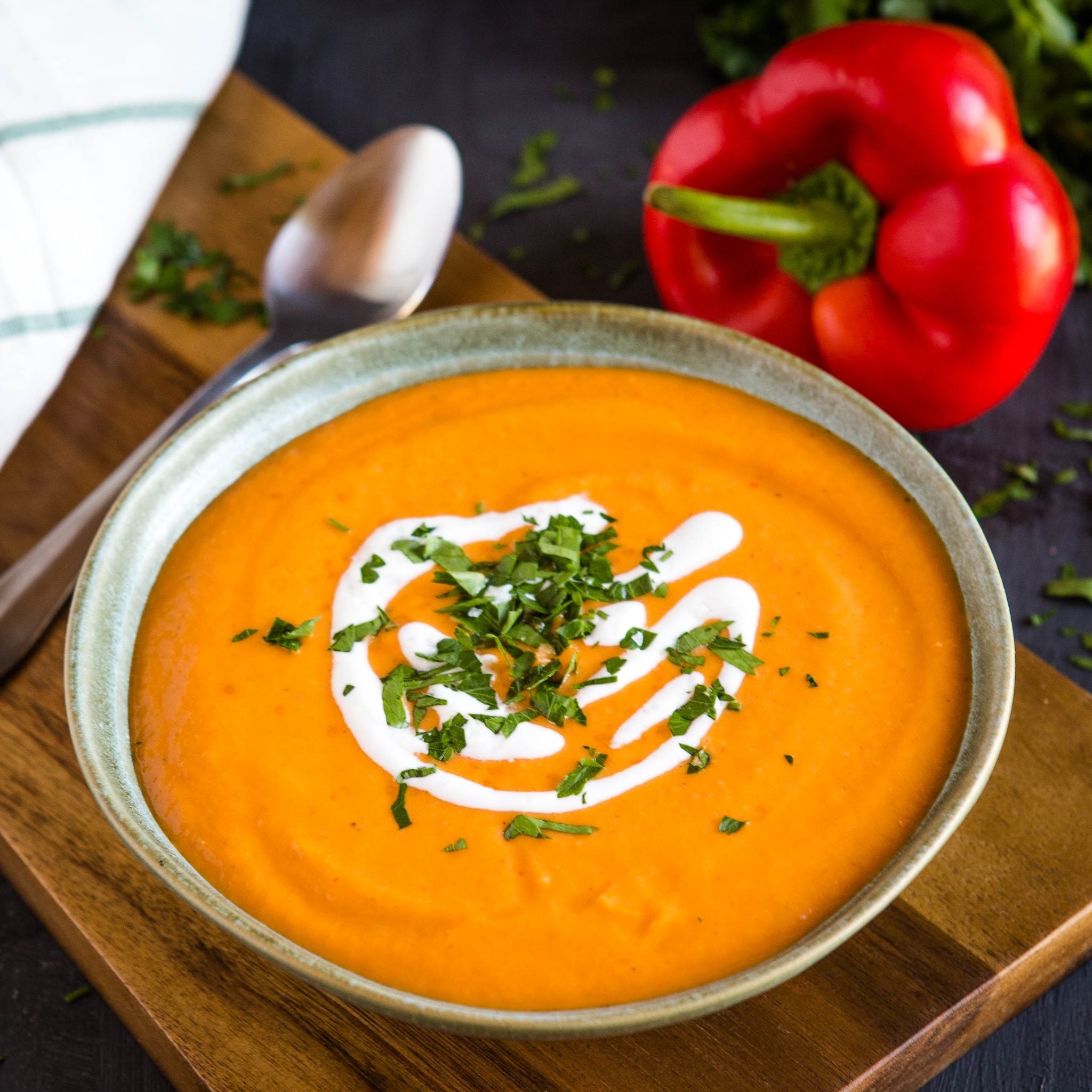 Roasted Red Pepper Cauliflower Soup